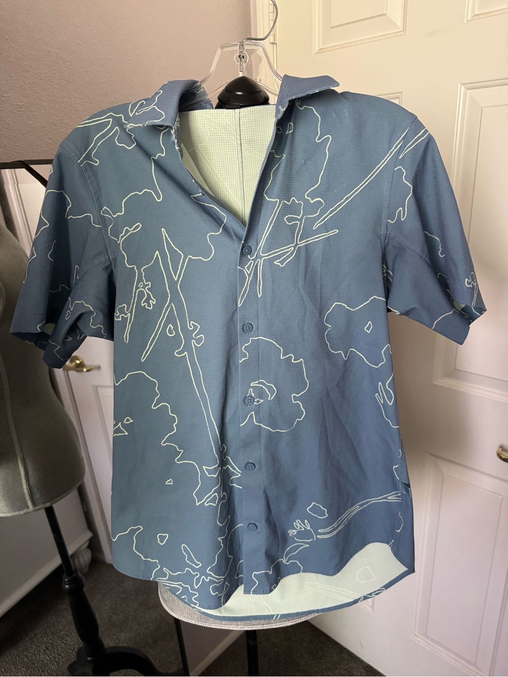 lululemon athletica Blue Short-Sleeve Button-Down with White Floral Outline